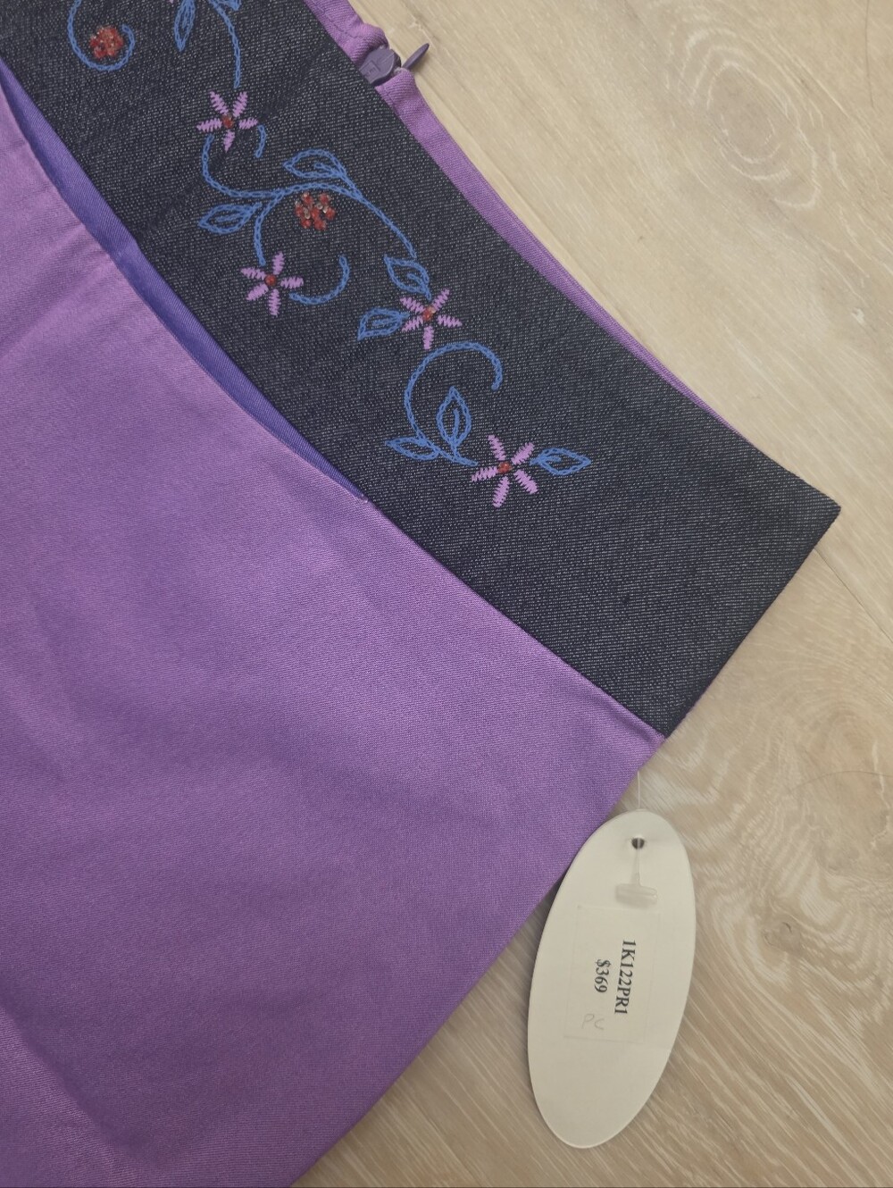 Quinze Heures Trente Paris NWT Purple Embroidered Pencil Skirt France Size M - Picture 3 of 7